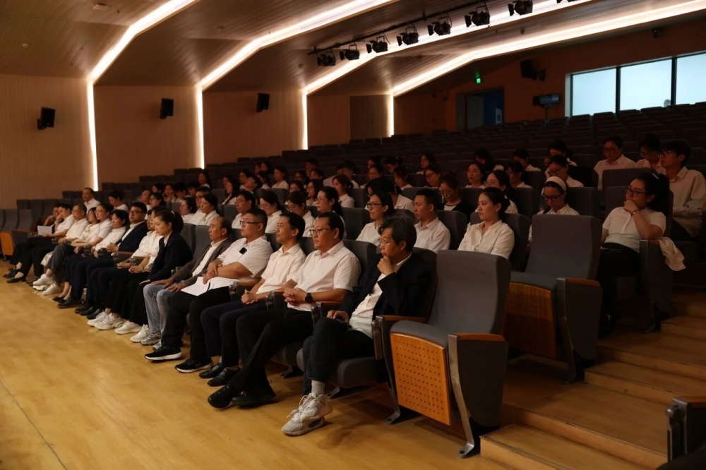 青蓝相继传帮带 赋能成长共卓越 | 海南寰岛高级中学隆重举行“青蓝工程”师徒结对仪式