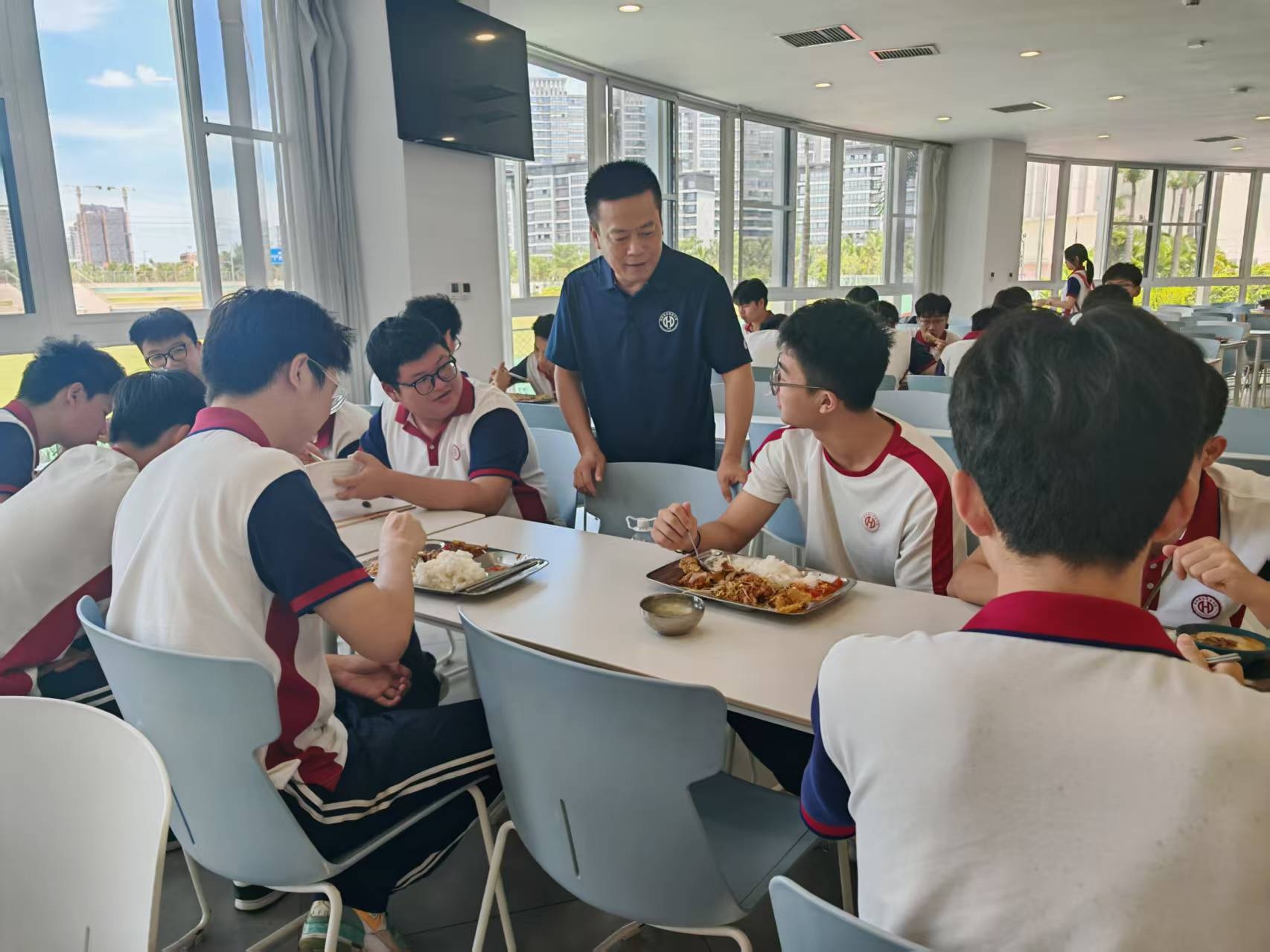 亲情赋能，星级护航——海南寰岛高级中学 后勤服务的温度与高度