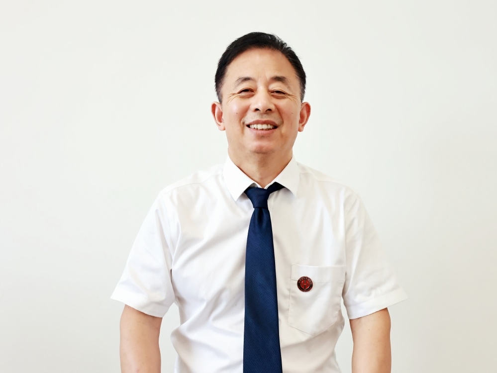 李齐信：高中数学教师